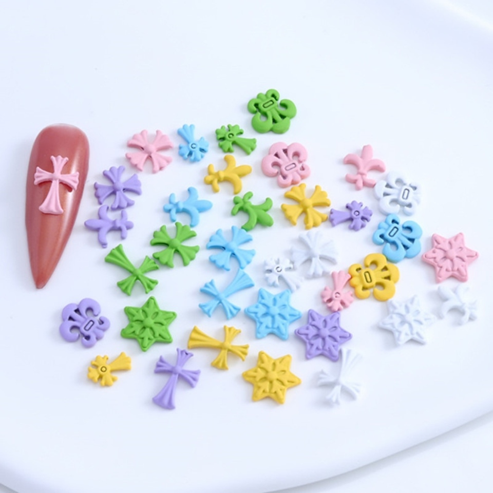 ক্রস পেরেক charms